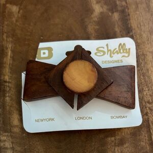 Shally wooden barrette